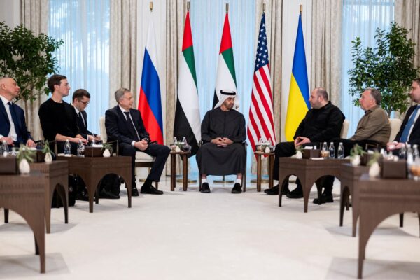 Russia and Ukraine sit for tense talks on thorny territorial issue