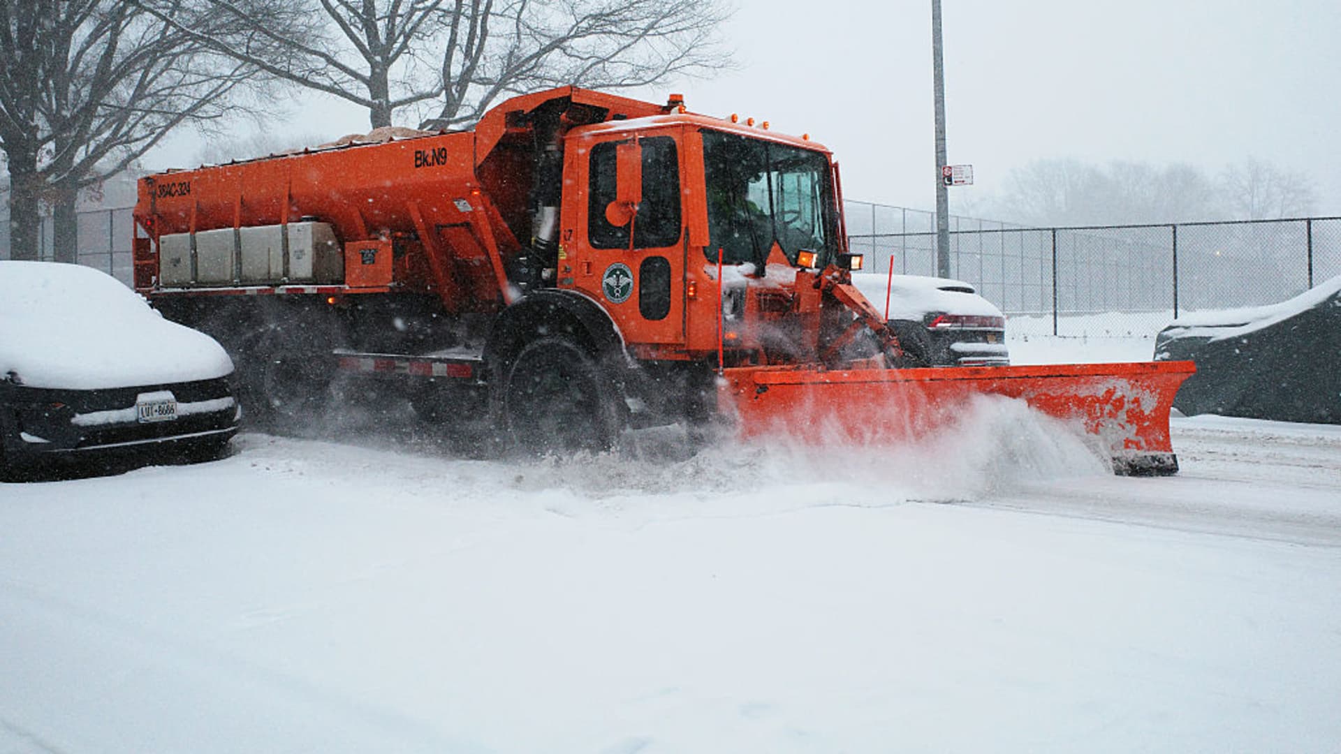 Winter storm threatens East Coast, regions not used to heavy snow