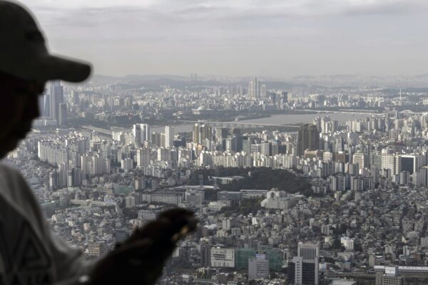 Trump hikes South Korea tariffs — markets focus on Big Tech earnings