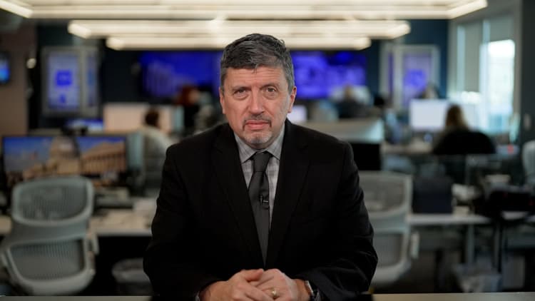 Kevin Warsh faces economic ‘perfect storm’ as he waits to take over as Fed chair