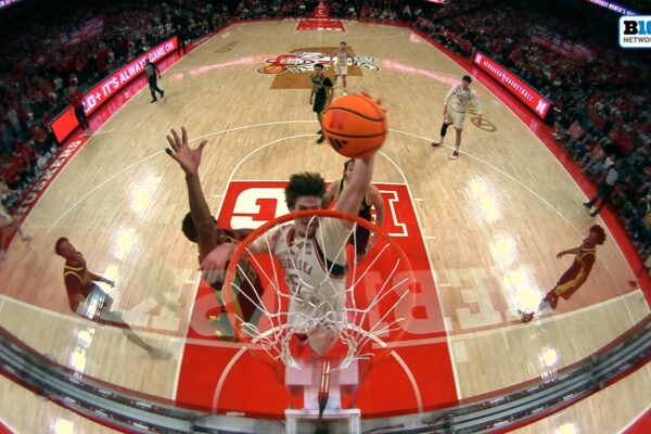 Nebraska's Braden Frager throws down dunk to extend lead over Oregon