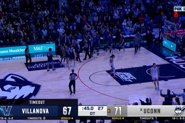 Silas Demary Jr. hits layup, helping UConn defeat Villanova