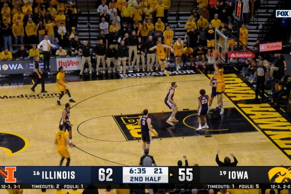 Iowa’s Tavion Banks and Tate Sage THROW DOWN back-to-back dunks vs. Illinois