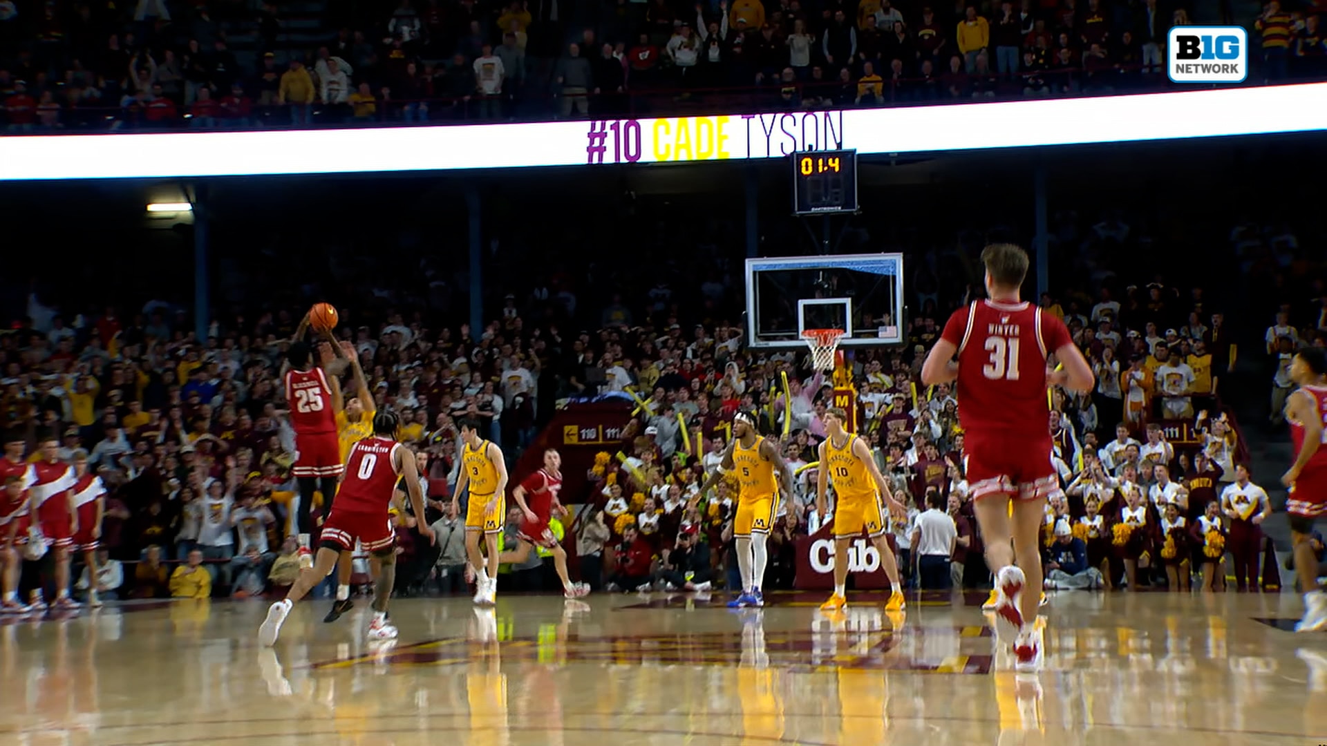 Wisconsin’s John Blackwell makes game-winning 3-pointer at buzzer to defeat Minnesota