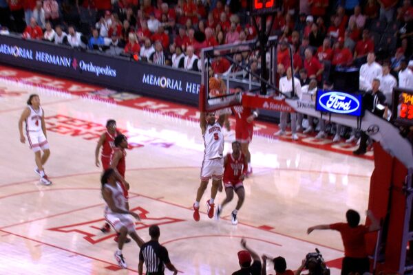 Chris Cenac Jr. throws down POWERFUL Two-Handed SLAM DUNK to give Houston a lead over Texas Tech