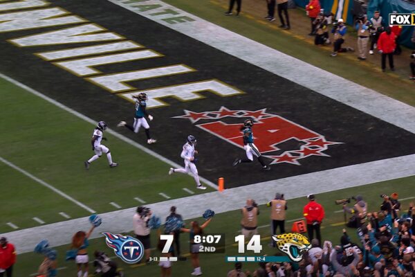 Antonio Johnson Intercepts Brandon Allen for Touchdown, Extending Jaguars’ Lead Over Titans | NFL Highlights