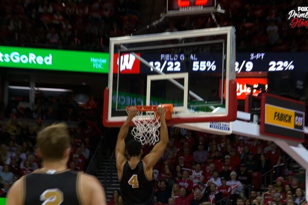 Purdue's Braden Smith Delivers Spectacular 360 Assist, Setting Up Trey Kaufman-Renn's Slam Dunk vs. Wisconsin