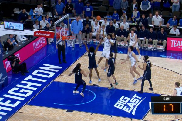 Creighton's Austin Swartz hits game-winning mid-jumper off the glass vs. Xavier
