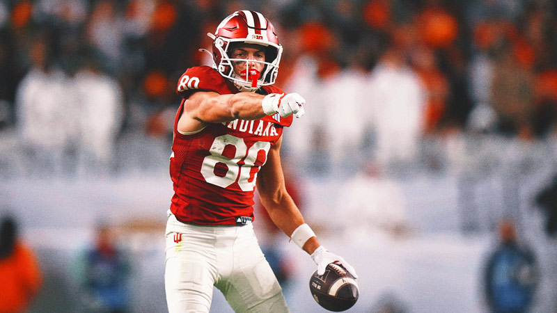 Who is Charlie Becker? What to Know About Emerging Indiana Hoosiers Receiver