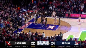 Jaden Bradley finds Motiejus Krivas for strong pick-and-roll dunk, extending Arizona's lead over Cincinnati