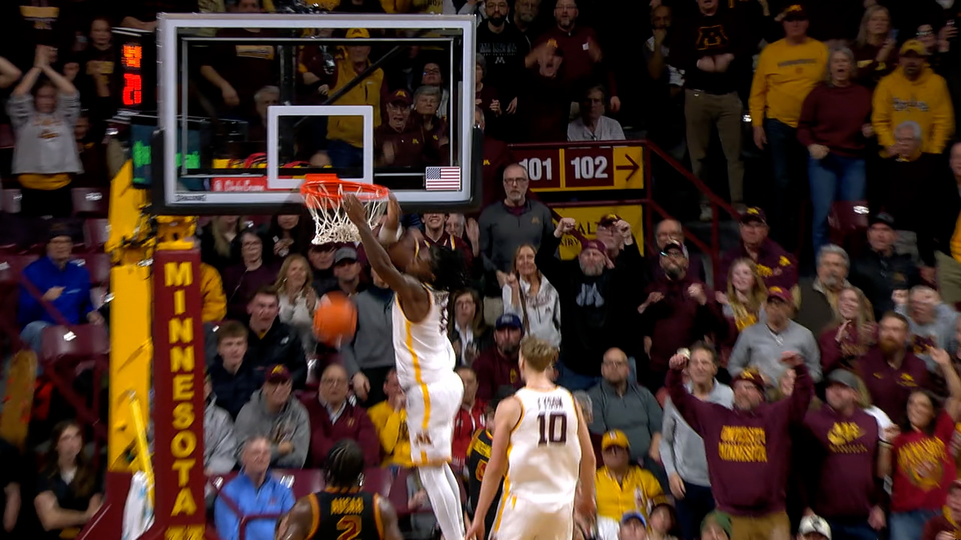 Minnesota's Langston Reynolds steals and finishes dunk against USC