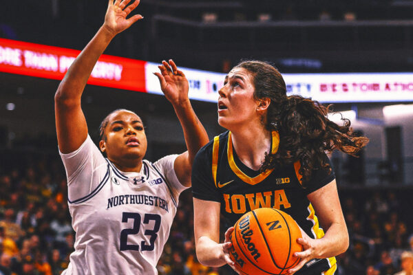 No. 14 Iowa Defeats Northwestern to Improve to 13-2