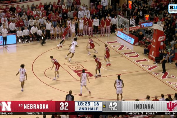 Tucker DeVries drills stepback 3-pointer, extending Indiana's lead over Nebraska
