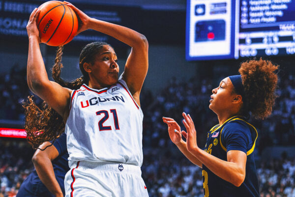Sarah Strong Becomes the 3rd Fastest UConn Player to Score 1,000 Points