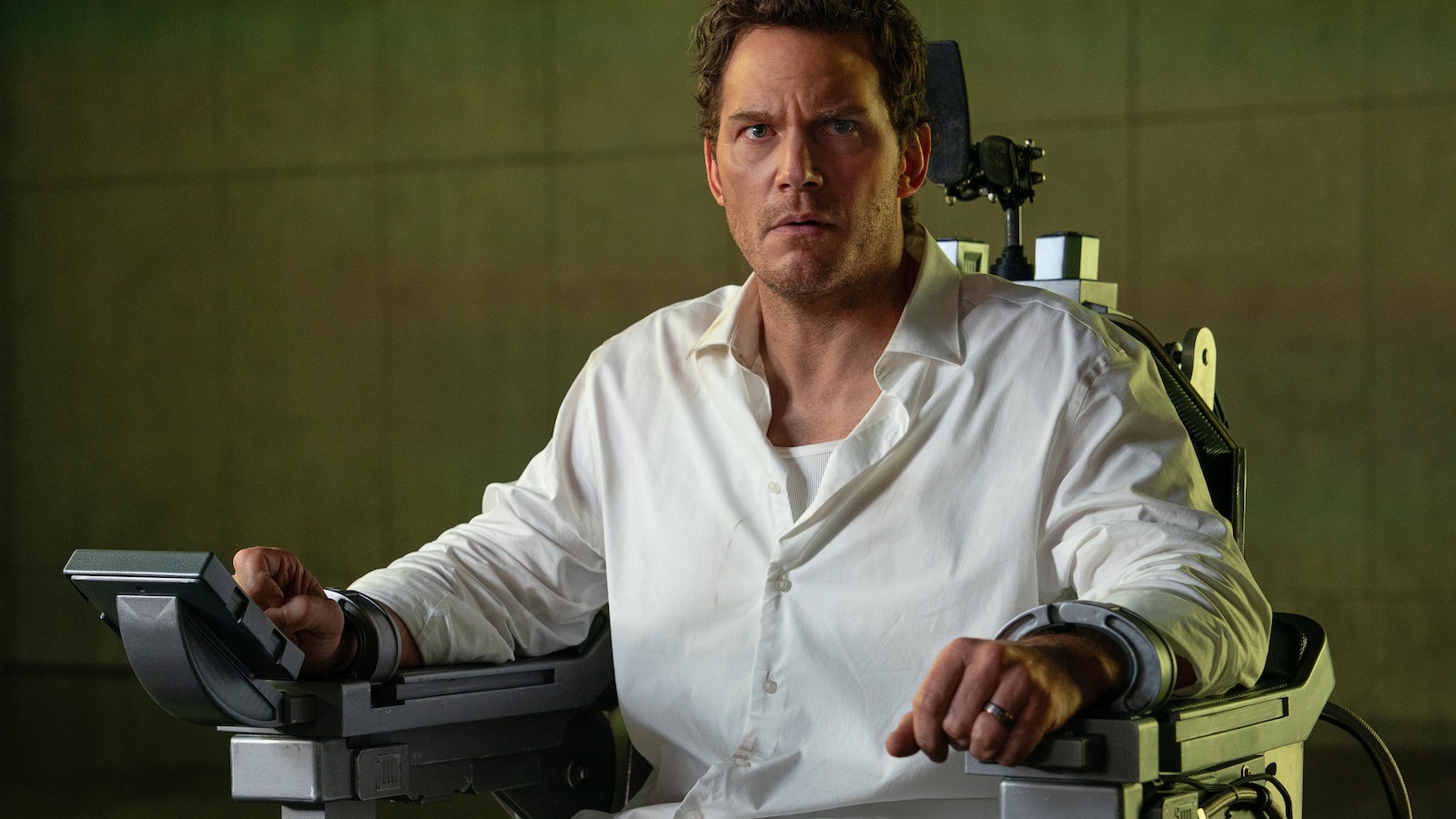 Movie Review: In ‘Mercy,’ Chris Pratt is on trial with an artificial intelligence judge