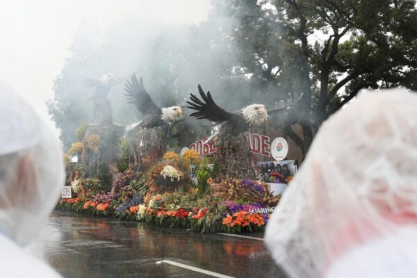Rain soaks Rose Parade in California and snow squalls hit Midwest and Northeast on first day of 2026