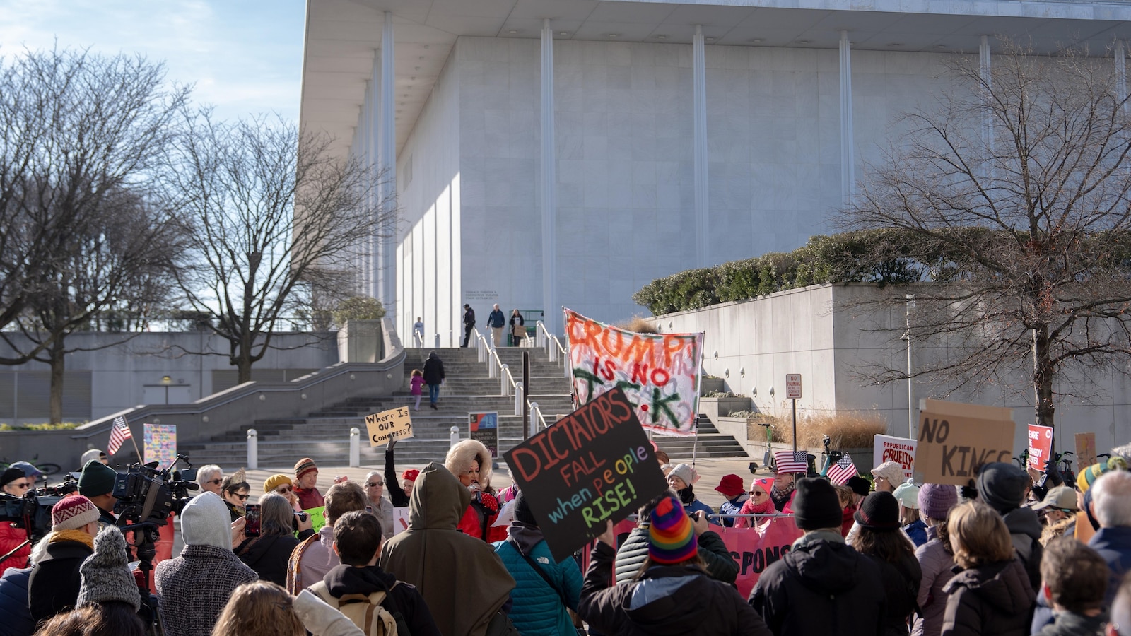 Sonia De Los Santos cancels Kennedy Center shows, citing unwelcoming climate