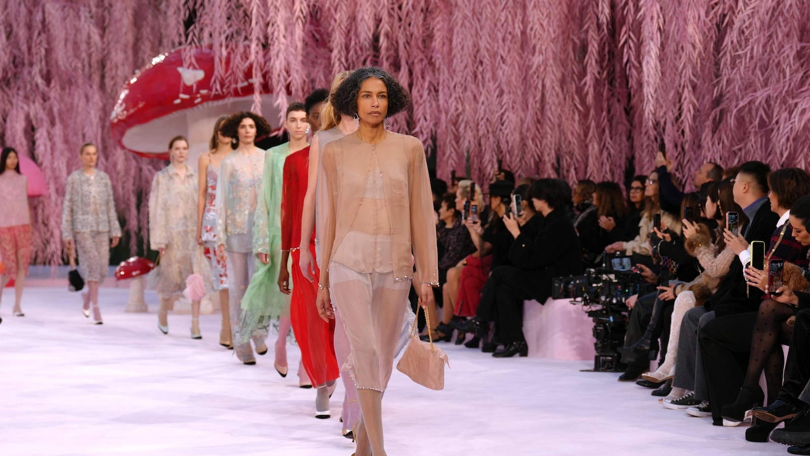 Chanel couture gets a breath of fresh air — and a star-studded audience