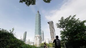 Alex Honnold’s climb of Taipei 101 skyscraper delayed by 24 hours