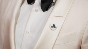 Celebrities wear pins protesting ICE at the Golden Globes