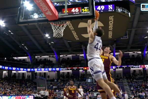 Northwestern’s Angelo Ciaravino THROWS DOWN alley-oop dunk vs. Minnesota