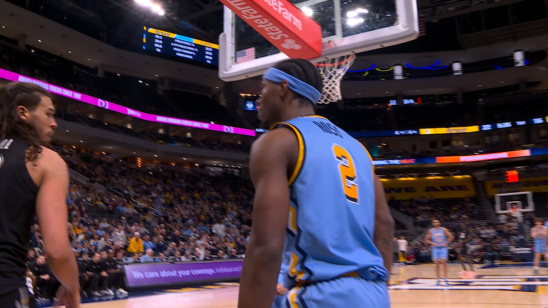 Chase Ross steals and HAMMERS fast break dunk, extending Marquette's lead over Xavier