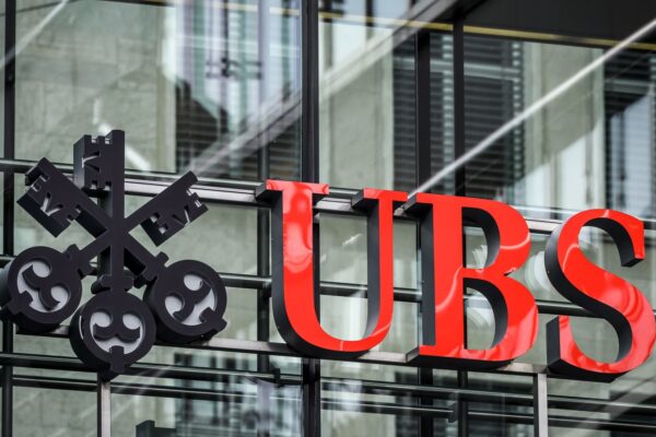 UBS beats expectations with .2 billion fourth-quarter profit, plans  billion buyback