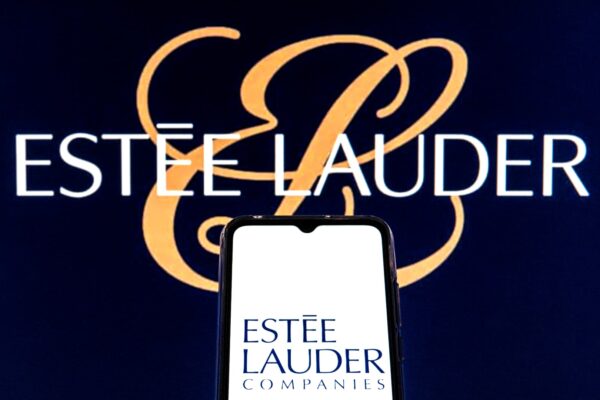 Estée Lauder expects 0 million in tariff headwinds