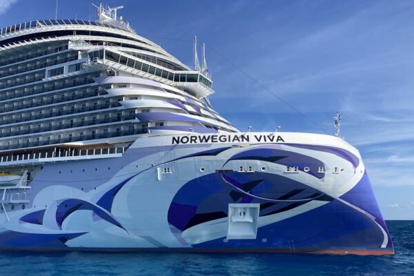 Elliott builds 10% stake in Norwegian Cruise, pushes for board change