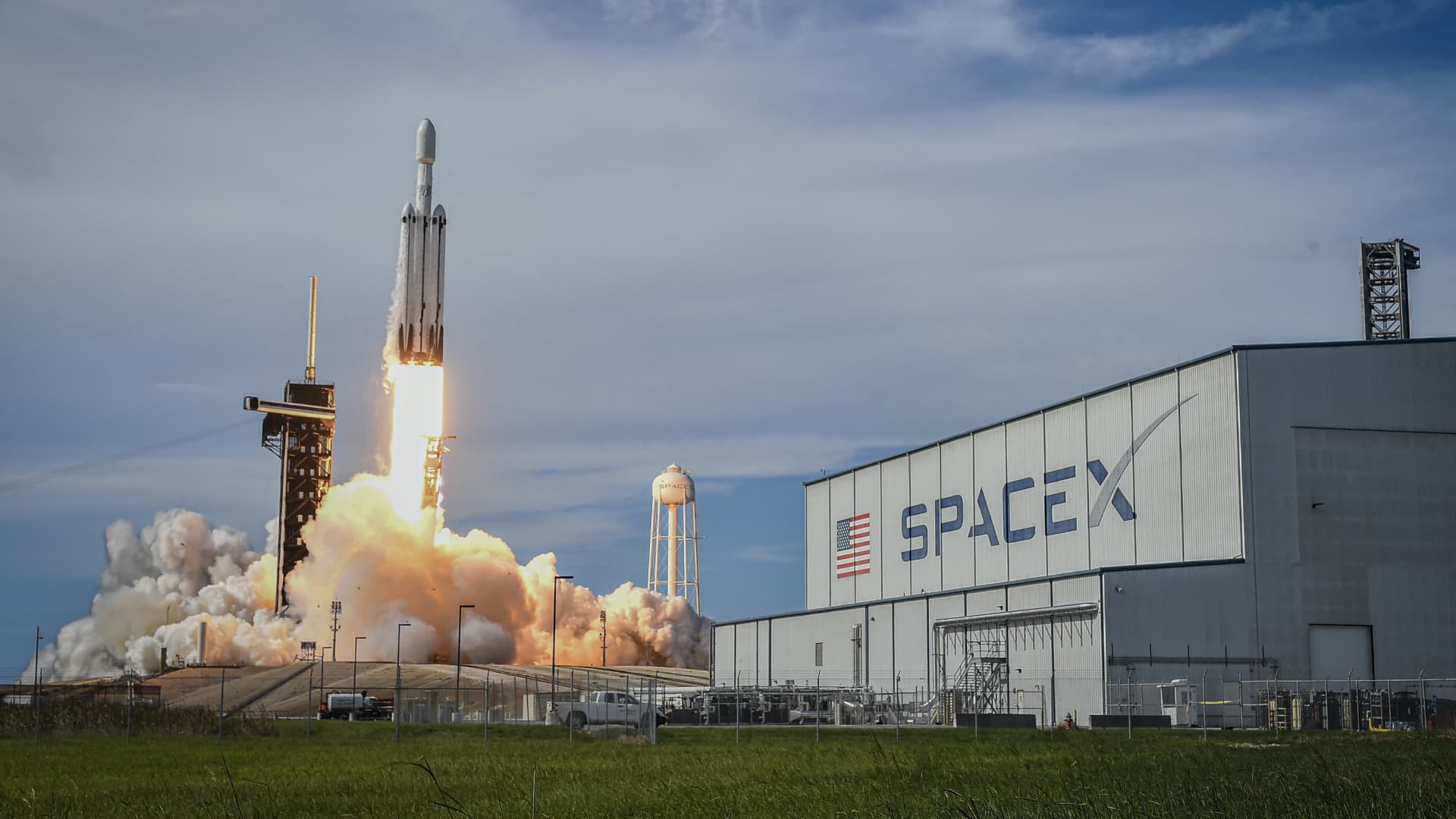 Elon Musk’s SpaceX acquiring AI startup xAI ahead of potential IPO