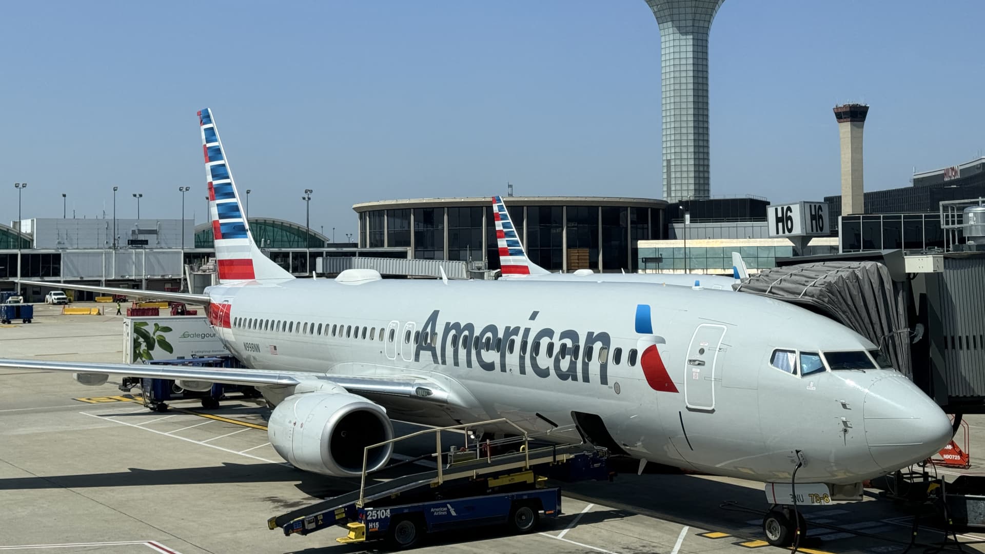 FAA plans to reduce flights at Chicago O’Hare, cites boost in schedules