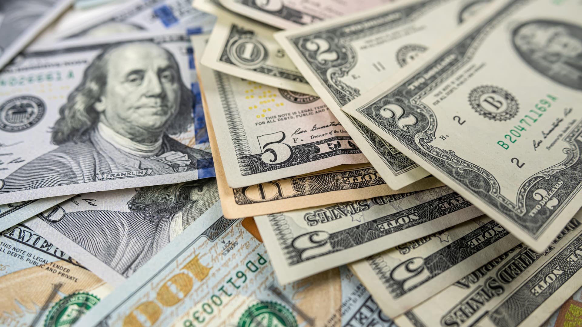 How To Start Investing With Just  Using Micro-Investing Apps