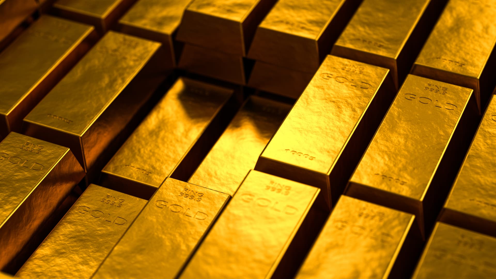 Wells Fargo says buy the gold pullback. Here’s its year-end target