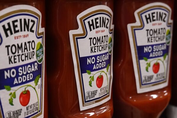 Kraft Heinz pauses work to split the company, says challenges ‘fixable’