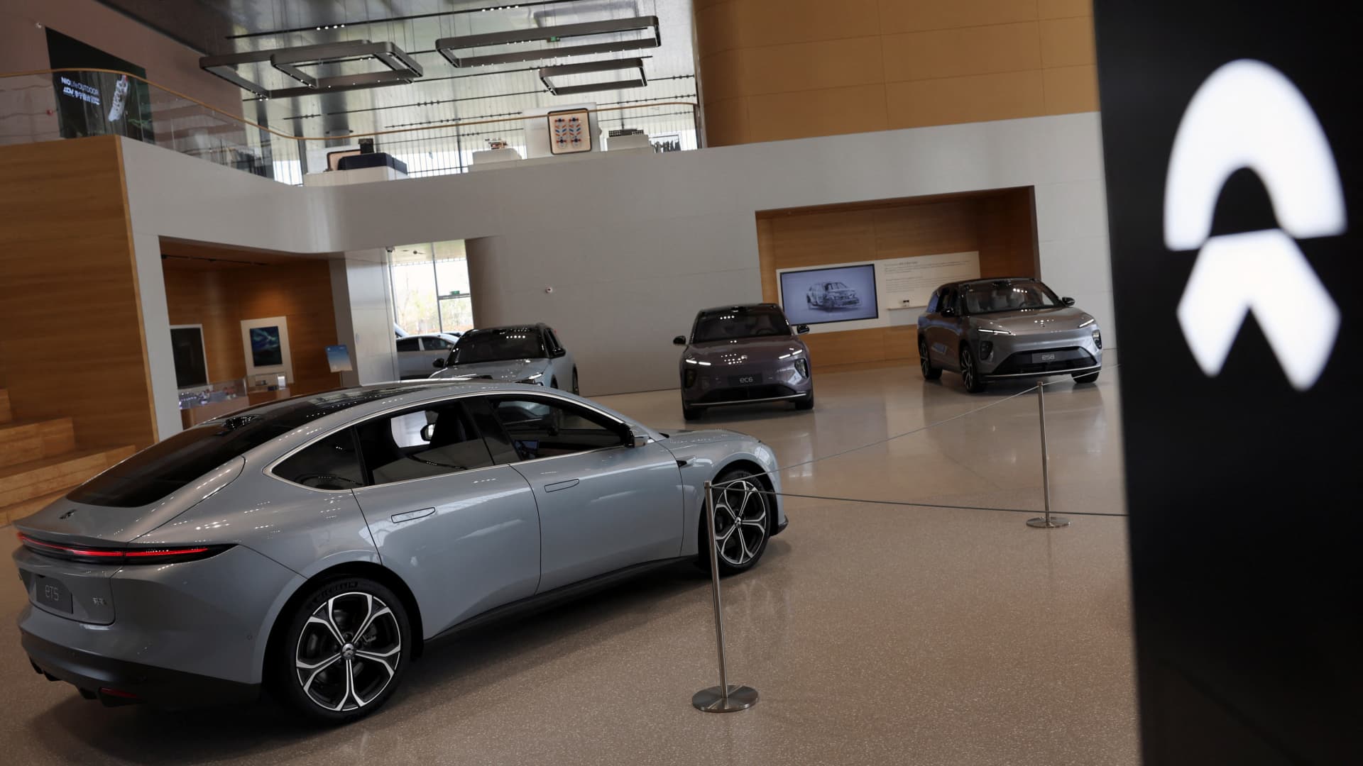 Why the largest U.S. auto dealer isn’t interested in Chinese cars