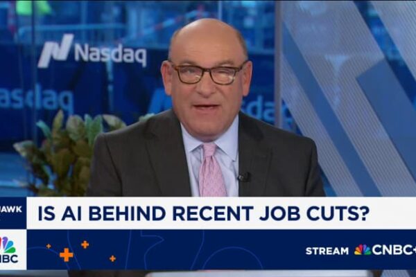 JPM CEO Jamie Dimon says AI is reshaping workforce, bank plans ‘huge redeployment’