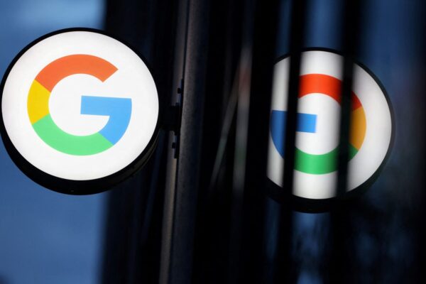 Nearly a thousand Google workers sign letter urging company to divest from ICE, CBP