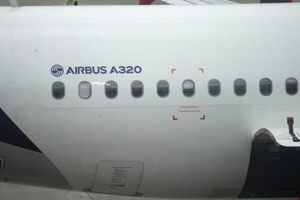 Airbus stock falls after delivery guidance. What analysts are saying