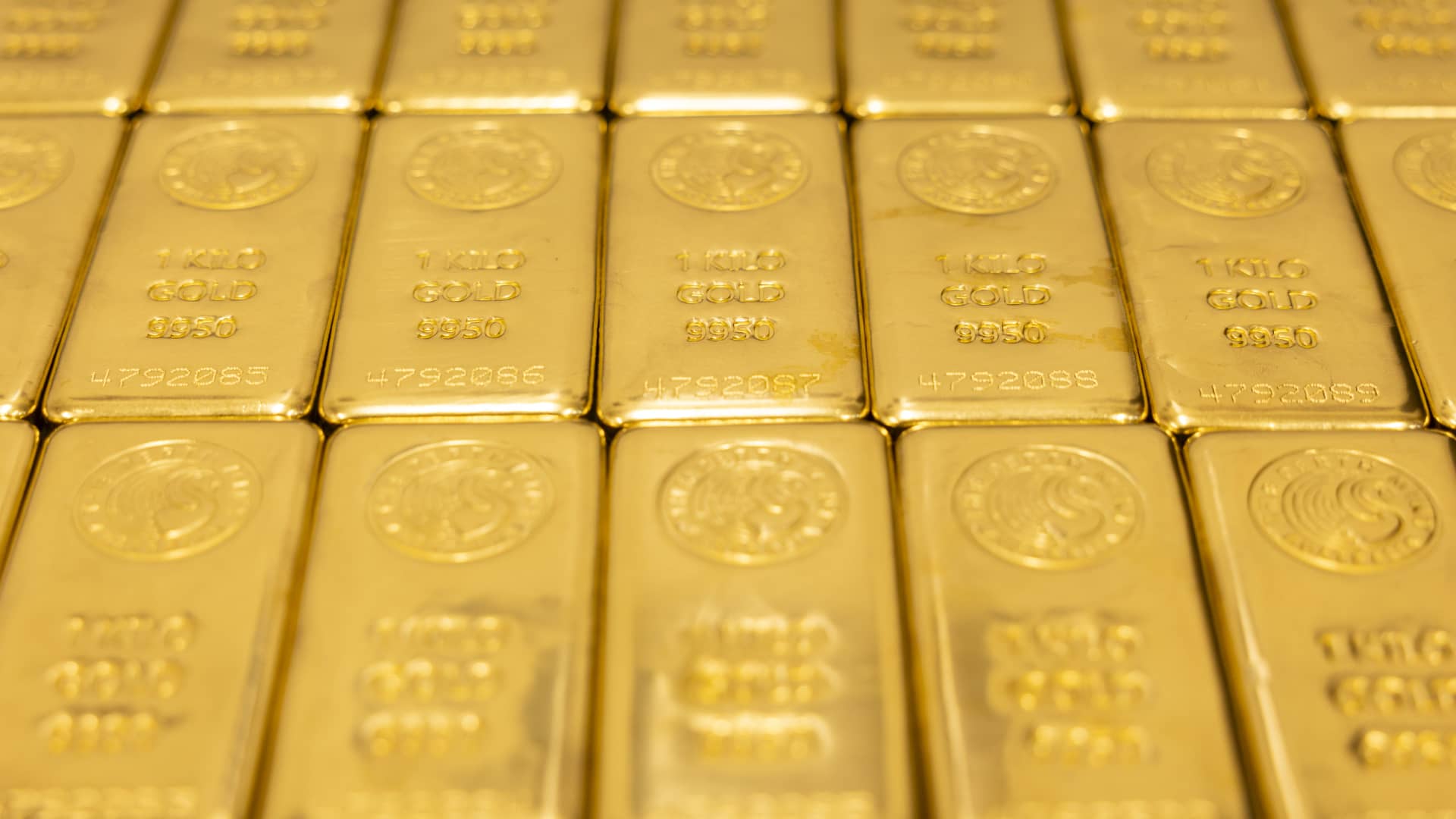 Wall Street banks say buy the dip in gold as the metal recovers Monday