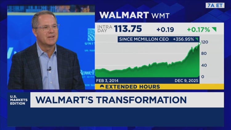 Walmart, Target earnings put focus on new CEOs Furner, Fiddelke