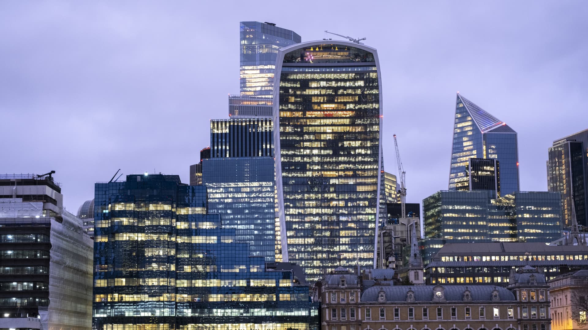 Stoxx 600, FTSE. DAX, CAC, Siemens, L’Oreal earnings