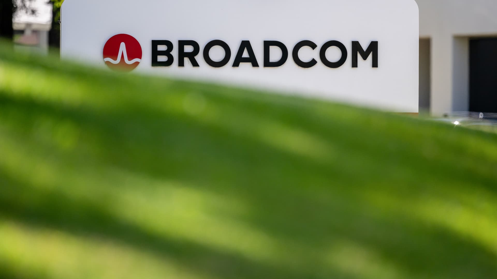 Jefferies says Alphabet’s spending plans are great for Broadcom. The analyst sees a 60% surge