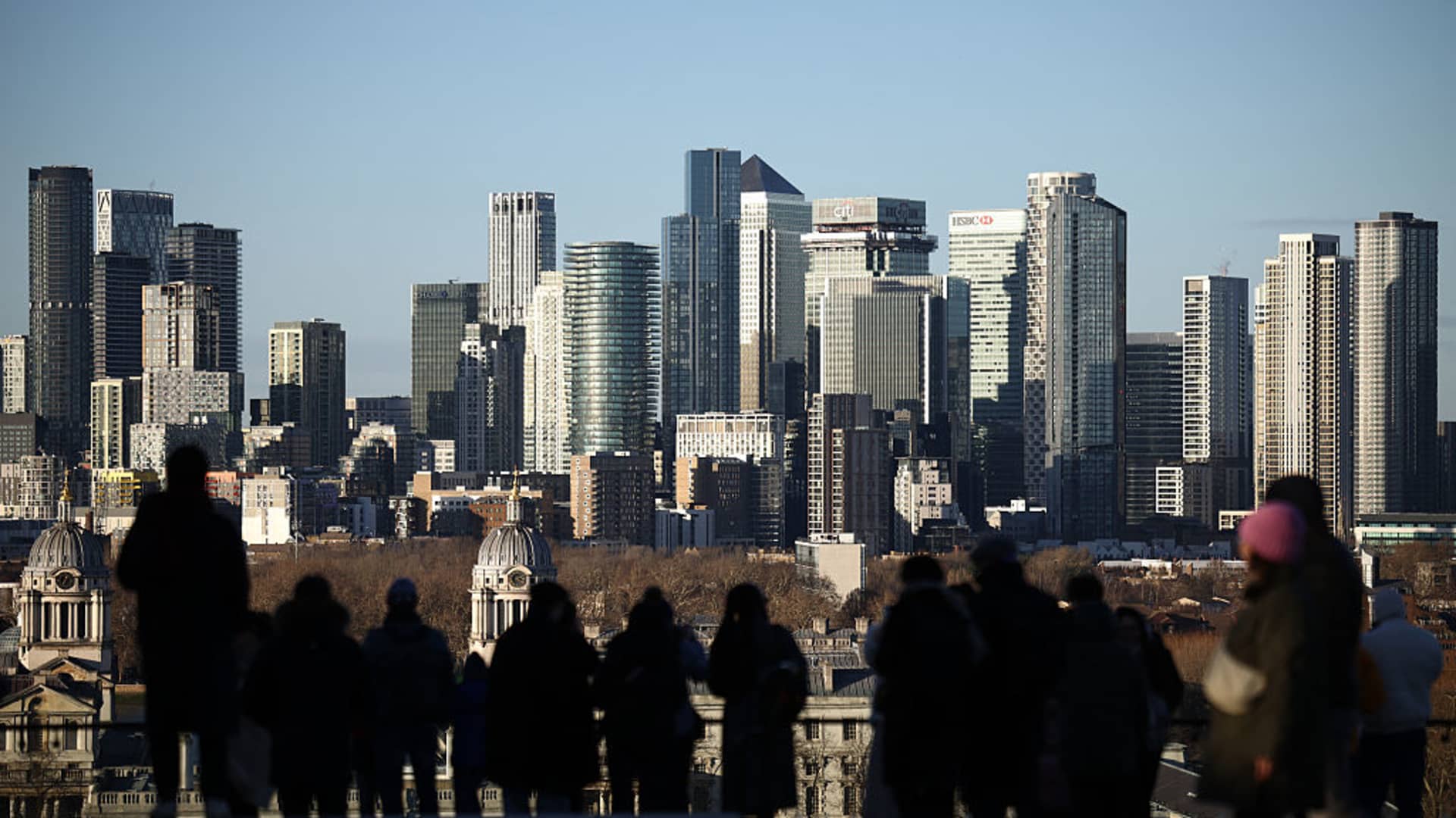 Europe’s STOXX 600 eyes fresh record, M&A momentum provides lift