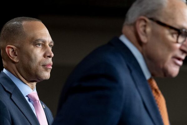 White House gives DHS funding offer as government shutdown continues