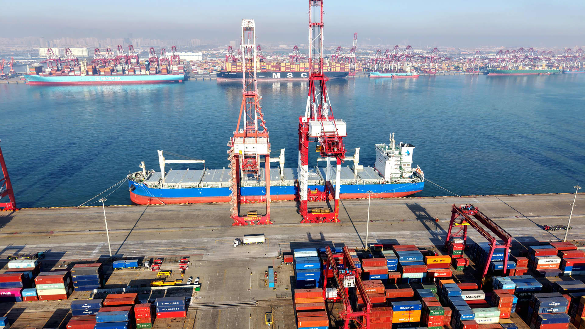 Tariff revenue soars more than 300% as U.S. awaits Supreme Court decision