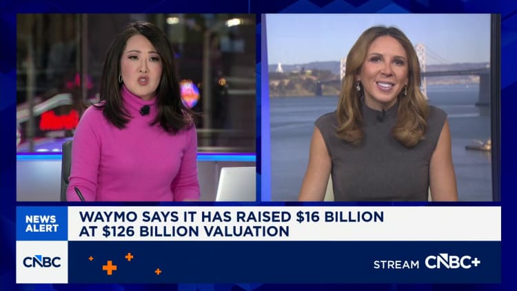 Waymo is paying DoorDash gig workers to close its robotaxi doors