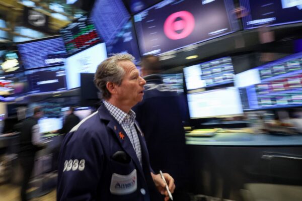 Time for traders to fade this group of stocks that’s been on a tear, says Carter Worth