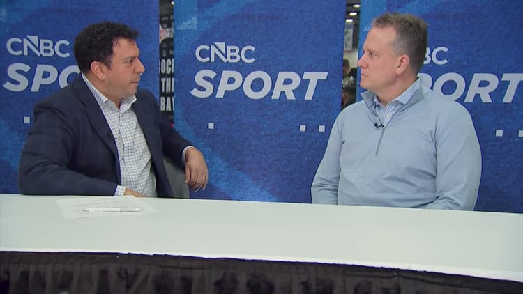 NFL to discuss live game rights with new media partners