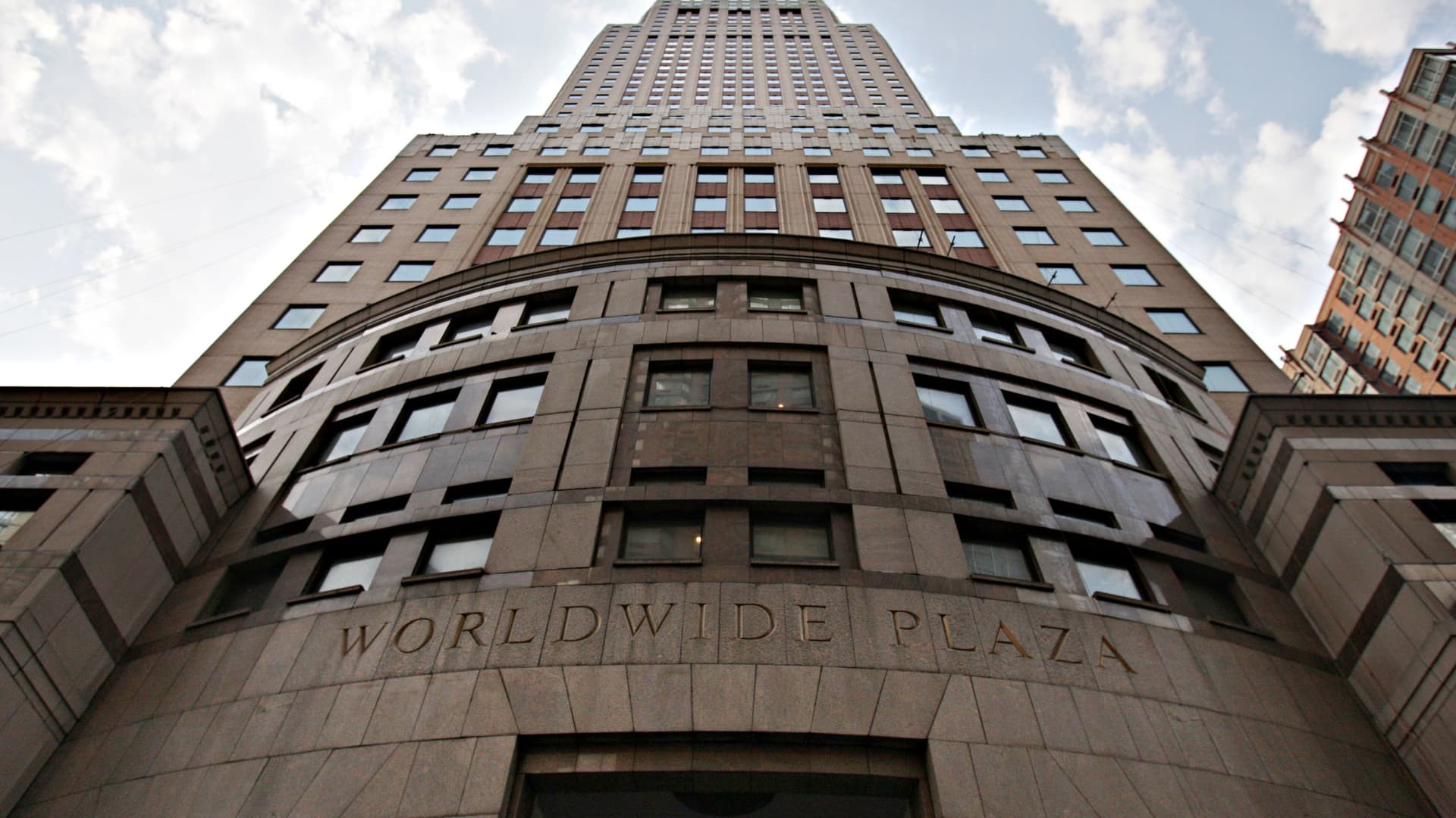 Delinquencies in commercial mortgage-backed securities rise