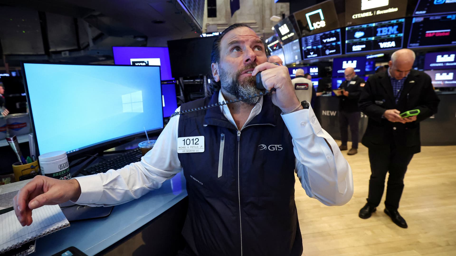 Top hyperscalers to boost AI capex to 0 billion: Stocks that benefit